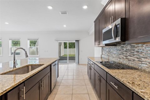 Casa en venta en Newberry, Florida, 6 dormitorios, 292.36 m2 № 1765248 - foto 8