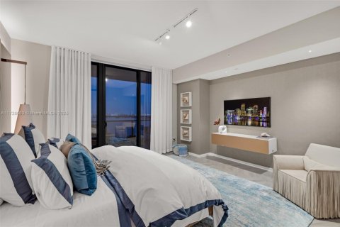 Condominio en venta en Miami, Florida, 3 dormitorios, 254.83 m2 № 1700174 - foto 9