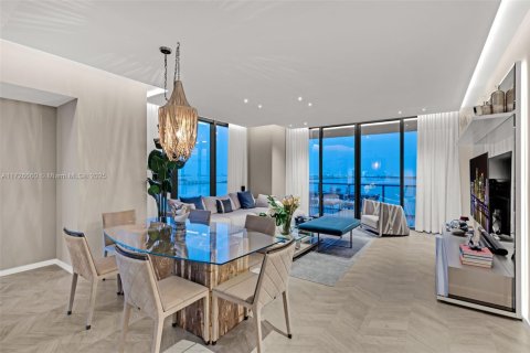 Condominio en venta en Miami, Florida, 3 dormitorios, 254.83 m2 № 1700174 - foto 30