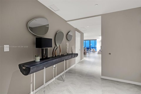 Condominio en venta en Miami, Florida, 3 dormitorios, 254.83 m2 № 1700174 - foto 29