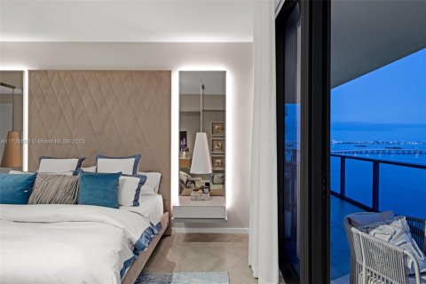 Condominio en venta en Miami, Florida, 3 dormitorios, 254.83 m2 № 1700174 - foto 5