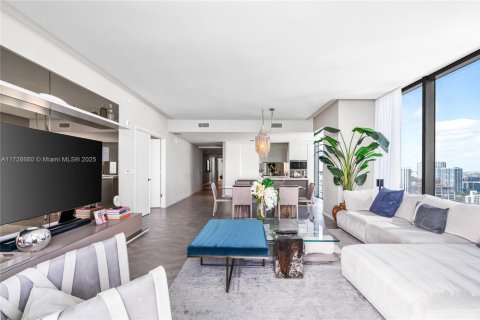 Condominio en venta en Miami, Florida, 3 dormitorios, 254.83 m2 № 1700174 - foto 11