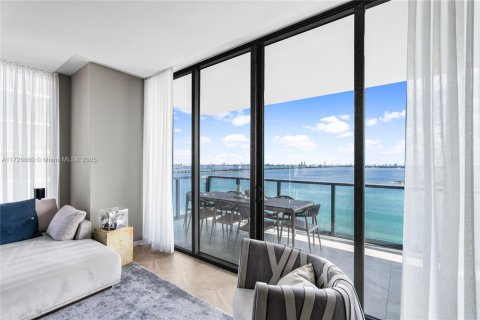 Condominio en venta en Miami, Florida, 3 dormitorios, 254.83 m2 № 1700174 - foto 10