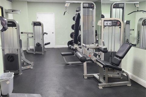 Copropriété à louer à Hallandale Beach, Floride: 51.65 m2 № 1977425 - photo 23