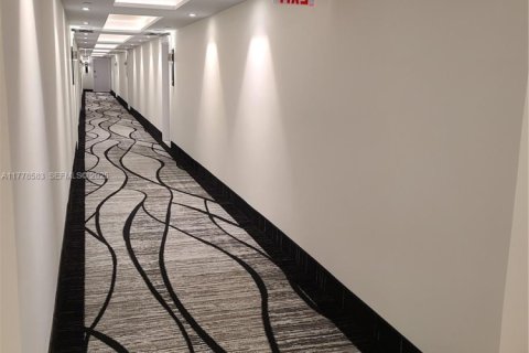 Copropriété à louer à Hallandale Beach, Floride: 51.65 m2 № 1977425 - photo 16