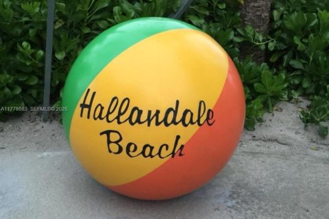 Copropriété à louer à Hallandale Beach, Floride: 51.65 m2 № 1977425 - photo 19