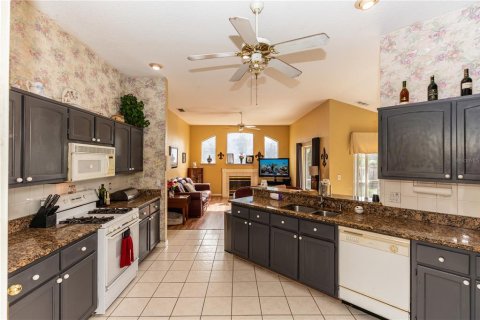 House in DeBary, Florida 3 bedrooms, 184.23 sq.m. № 1394062 - photo 8