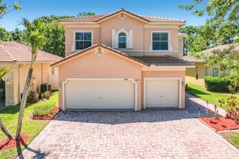 House in St. Lucie, Florida 5 bedrooms, 265.05 sq.m. № 2085047 - photo 6