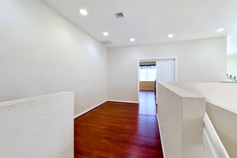 House in St. Lucie, Florida 5 bedrooms, 265.05 sq.m. № 2085047 - photo 28