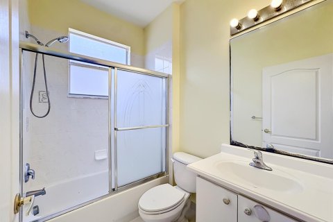 House in St. Lucie, Florida 5 bedrooms, 265.05 sq.m. № 2085047 - photo 27