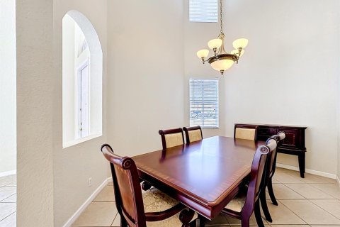 House in St. Lucie, Florida 5 bedrooms, 265.05 sq.m. № 2085047 - photo 14