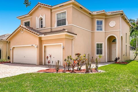 House in St. Lucie, Florida 5 bedrooms, 265.05 sq.m. № 2085047 - photo 5