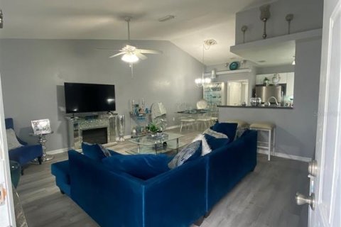 Commercial property in Ocala, Florida 4 bedrooms, 231.88 sq.m. № 1518604 - photo 13