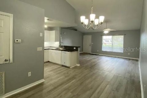 Commercial property in Ocala, Florida 4 bedrooms, 231.88 sq.m. № 1518604 - photo 9
