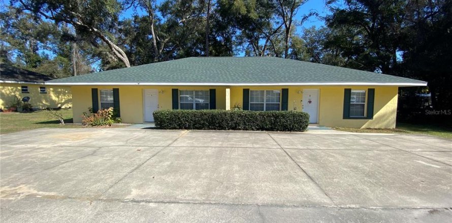 Commercial property in Ocala, Florida 4 bedrooms, 231.88 sq.m. № 1518604