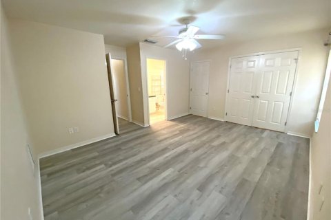 Commercial property in Ocala, Florida 4 bedrooms, 231.88 sq.m. № 1518604 - photo 4