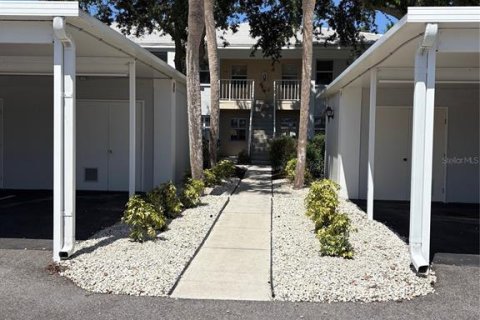 Condo in Venice, Florida, 2 bedrooms  № 1631739 - photo 1