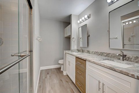 Condo in Venice, Florida, 2 bedrooms  № 1631739 - photo 25