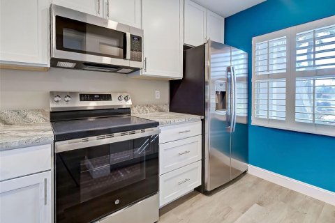 Condo in Venice, Florida, 2 bedrooms  № 1631739 - photo 11