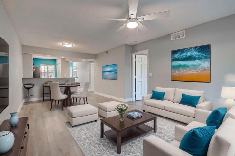 Condo in Venice, Florida, 2 bedrooms  № 1631739 - photo 8
