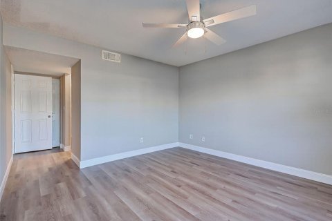 Condo in Venice, Florida, 2 bedrooms  № 1631739 - photo 19
