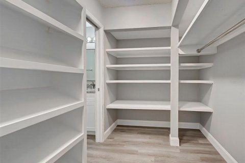 Condo in Venice, Florida, 2 bedrooms  № 1631739 - photo 23