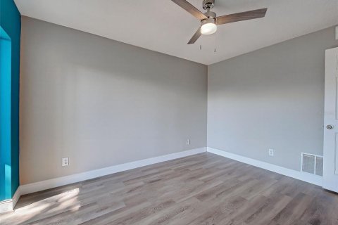 Condo in Venice, Florida, 2 bedrooms  № 1631739 - photo 30