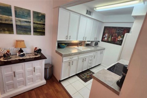 Copropriété à vendre à Deerfield Beach, Floride: 1 chambre, 68.56 m2 № 1999196 - photo 9