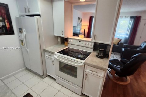 Copropriété à vendre à Deerfield Beach, Floride: 1 chambre, 68.56 m2 № 1999196 - photo 12