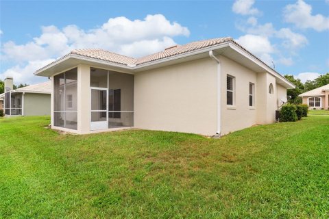 House in Auburndale, Florida 3 bedrooms, 147.16 sq.m. № 2206465 - photo 28