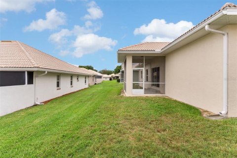 House in Auburndale, Florida 3 bedrooms, 147.16 sq.m. № 2206465 - photo 29