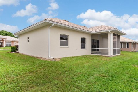 House in Auburndale, Florida 3 bedrooms, 147.16 sq.m. № 2206465 - photo 27