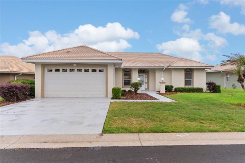 House in Auburndale, Florida 3 bedrooms, 147.16 sq.m. № 2206465