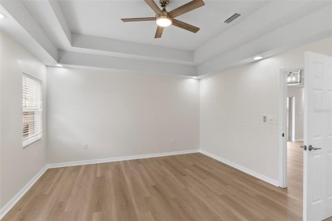 House in Auburndale, Florida 3 bedrooms, 147.16 sq.m. № 2206465 - photo 15