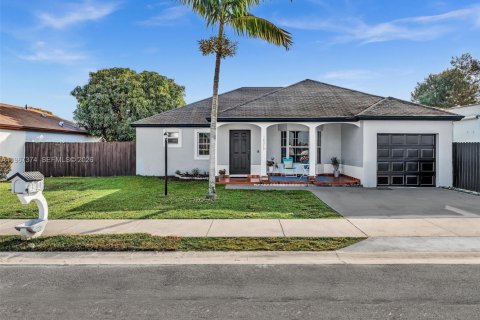 Casa en Miami, Florida 3 dormitorios, 150.59 m2 № 2028652