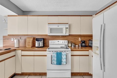 Casa en venta en Miami, Florida, 3 dormitorios, 150.59 m2 № 2028652 - foto 13