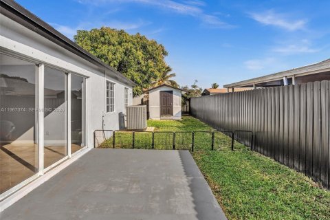 Casa en venta en Miami, Florida, 3 dormitorios, 150.59 m2 № 2028652 - foto 23