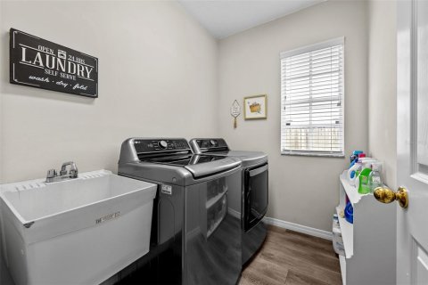 Villa ou maison à vendre à Odessa, Floride: 4 chambres, 231.42 m2 № 1885039 - photo 24