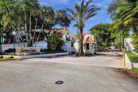 Adosado en alquiler en Pinecrest, Florida, 3 dormitorios, 261.52 m2 № 1962312 - foto 4