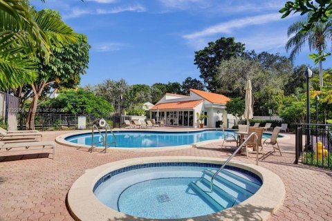 Adosado en alquiler en Pinecrest, Florida, 3 dormitorios, 261.52 m2 № 1962312 - foto 6