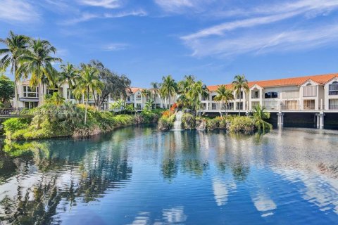 Adosado en alquiler en Pinecrest, Florida, 3 dormitorios, 261.52 m2 № 1962312 - foto 2