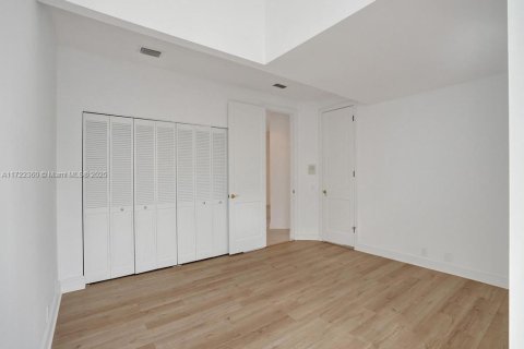 Adosado en alquiler en Pinecrest, Florida, 3 dormitorios, 261.52 m2 № 1962312 - foto 22