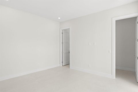 Casa en venta en Fort Lauderdale, Florida, 5 dormitorios, 426.89 m2 № 2176617 - foto 29