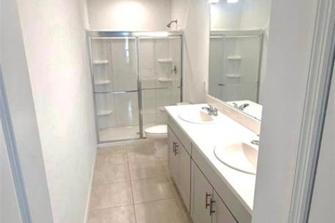 Touwnhouse à louer à Poinciana, Floride: 2 chambres, 118.45 m2 № 2429351 - photo 5