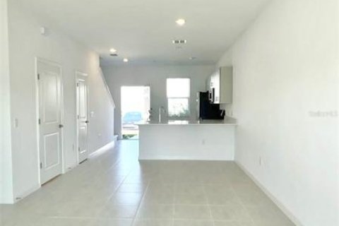 Touwnhouse à louer à Poinciana, Floride: 2 chambres, 118.45 m2 № 2429351 - photo 7