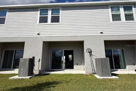 Touwnhouse à louer à Poinciana, Floride: 2 chambres, 118.45 m2 № 2429351 - photo 2