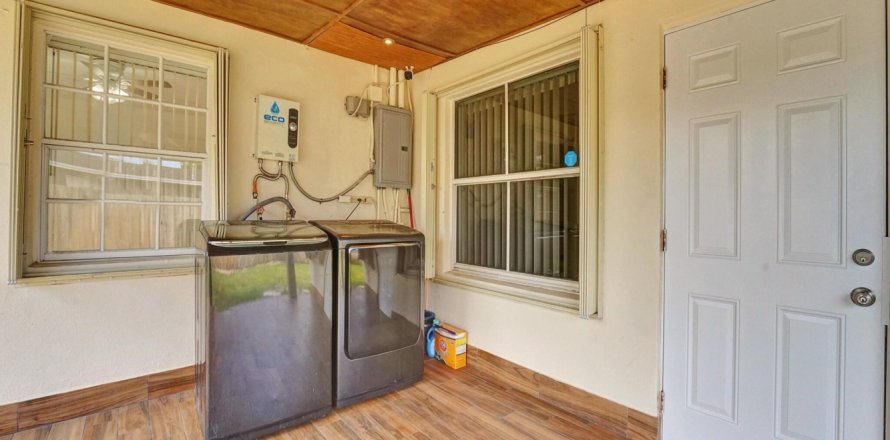 Casa en Pompano Beach, Florida 3 dormitorios, 145.3 m2 № 1172306