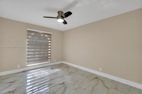 Casa en venta en Coral Springs, Florida, 4 dormitorios, 212.28 m2 № 2030537 - foto 29