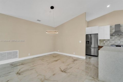 Casa en venta en Coral Springs, Florida, 4 dormitorios, 212.28 m2 № 2030537 - foto 19
