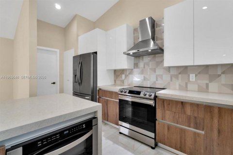 Casa en venta en Coral Springs, Florida, 4 dormitorios, 212.28 m2 № 2030537 - foto 16